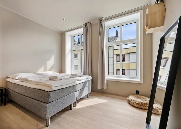 Modern Downtown Apartment With Great Views
