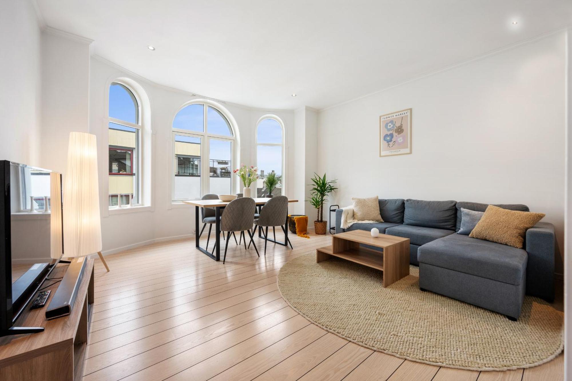 Leilighet Modern Downtown With Great Views *